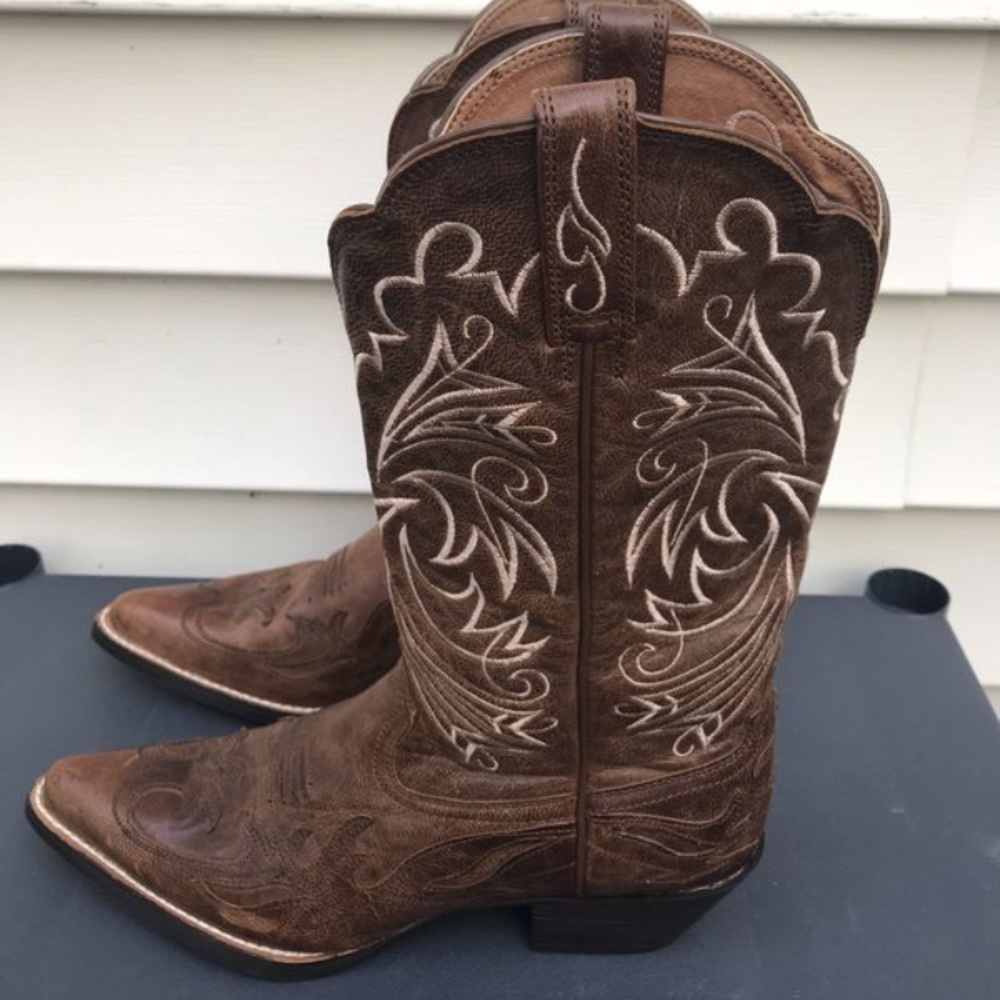 NWOB Ariat Women’s Western Tip Boots Size 7 B NWOT